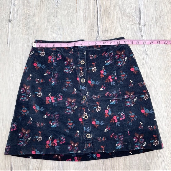 Hollister Floral Velvet Mini Skirt - Picture 3 of 6